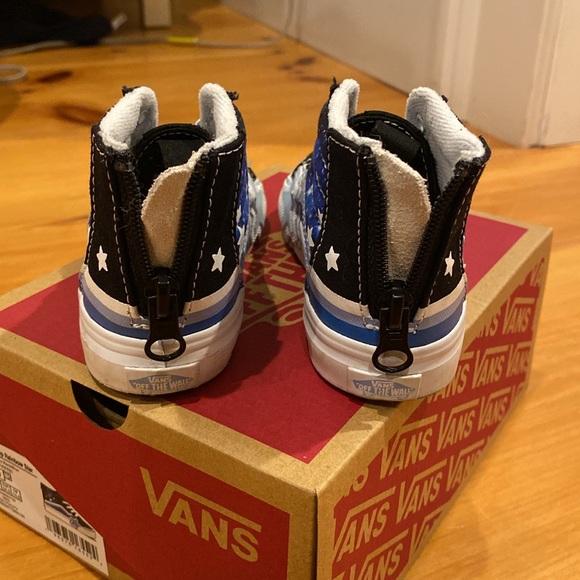 Toddler Vans Sk8-Hi Zip Blue Rainbow Star sneakers - Picture 3 of 5